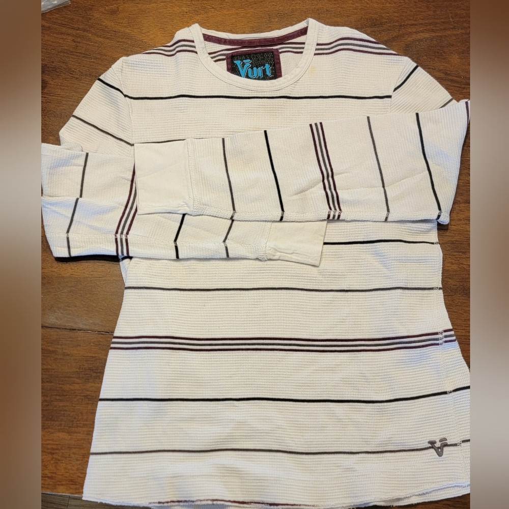 Vurt Long Sleeve shirt size Medium